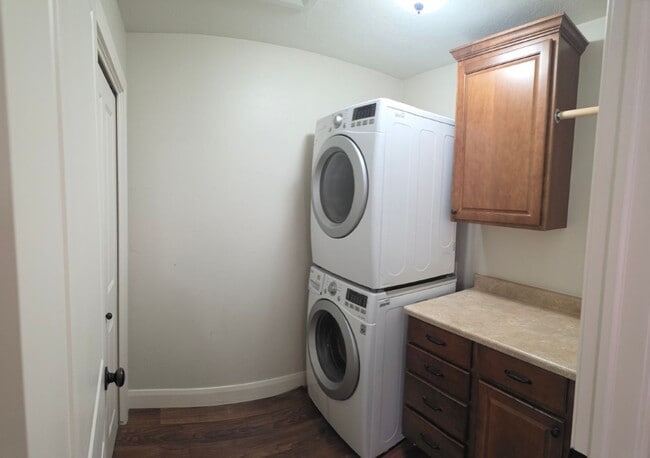 Building Photo - Spacious 4-Bedroom Home in Highly Sought-After Summerfield Community!