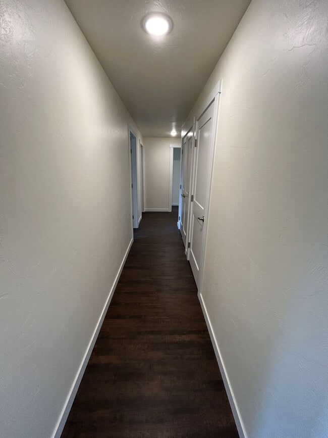 Building Photo - 131 Clothier Ln