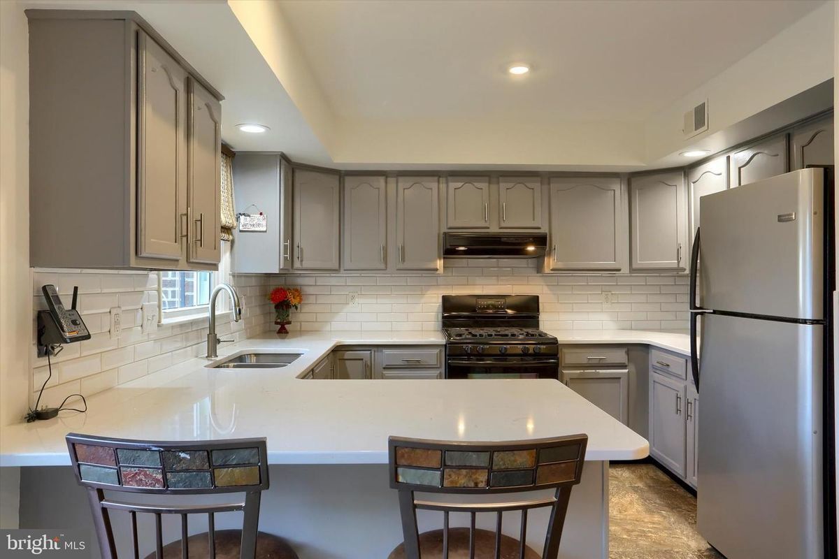 Building Photo - 401 Chambers Ridge