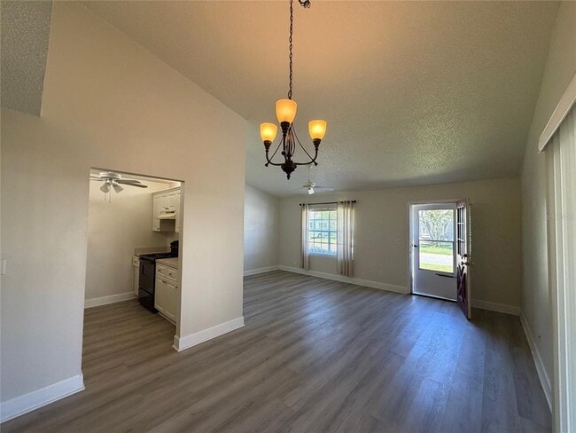 Building Photo - 14 Birdie Dr