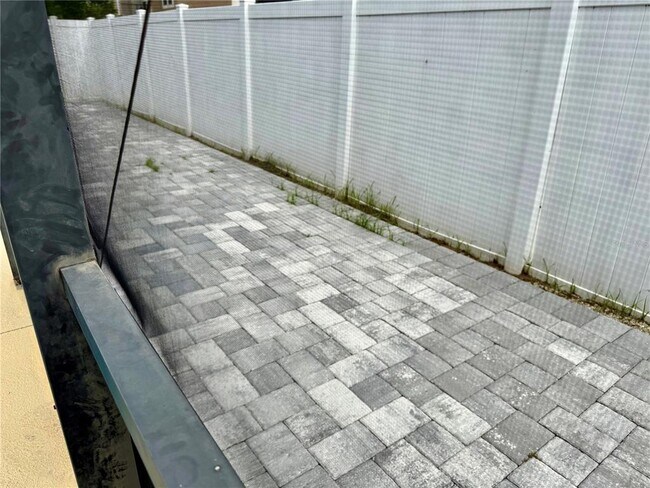 Building Photo - 255 Magical Way
