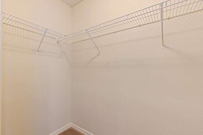 Building Photo - 4240 Central Sarasota Pky