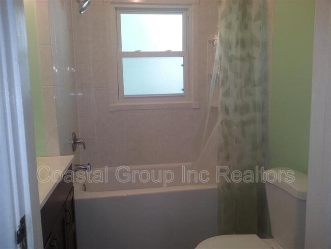 Building Photo - 141 E Ocean Ave