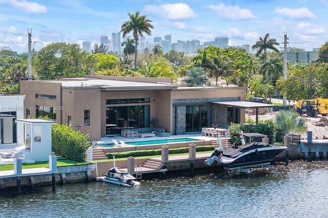 Building Photo - 2215 NE 19th St