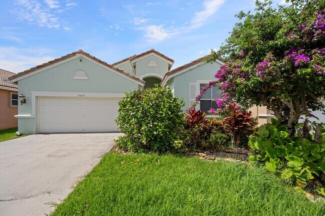 Primary Photo - 9520 Lago Dr