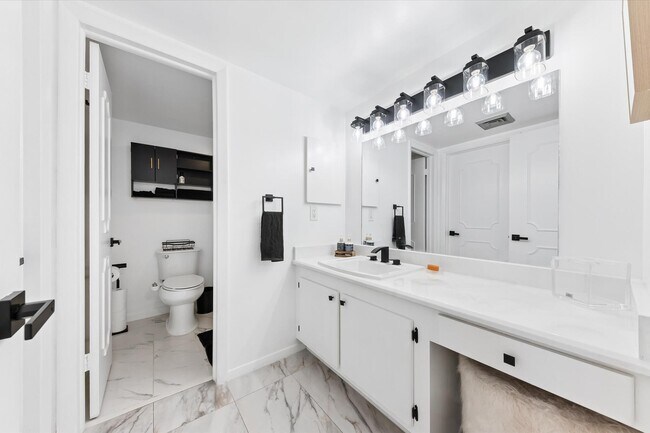 Building Photo - 3589 S Ocean Blvd