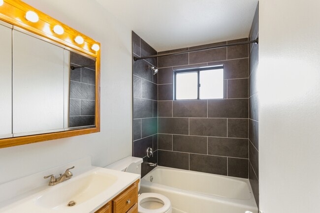 Building Photo - 729 Parkview Mountain Dr