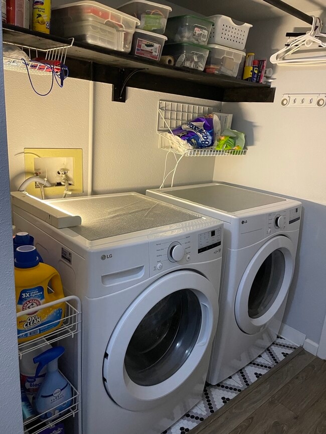 Building Photo - 3606 S Depew St