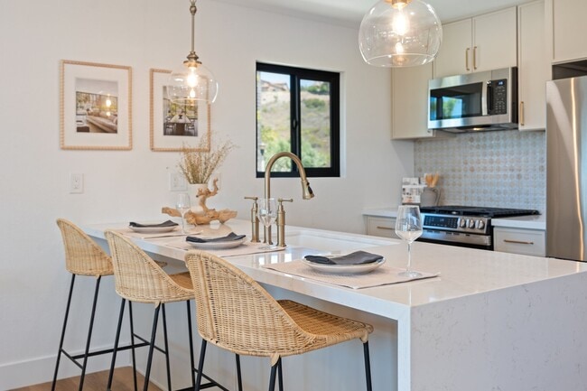 Building Photo - 6801 El Fuerte St