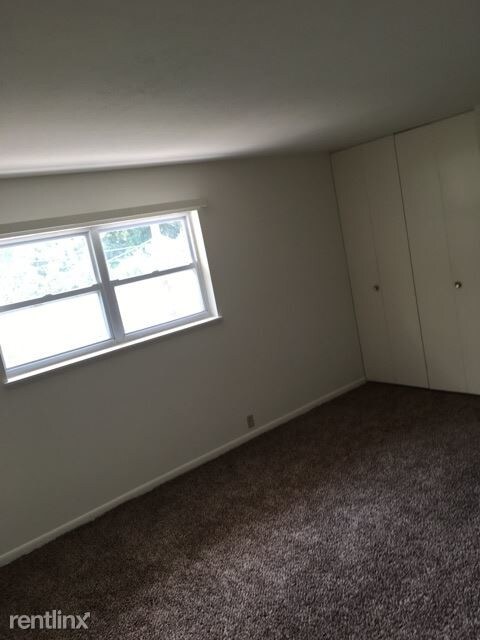 Building Photo - 736 Colony Ct