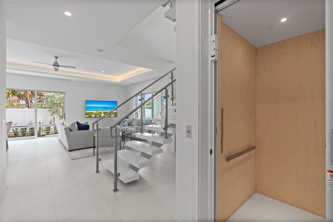 Building Photo - 221 Shore Ct