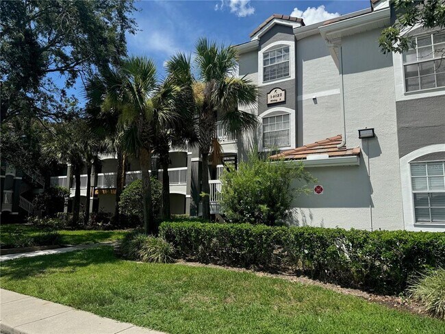 Building Photo - 14037 Fairway Island Dr
