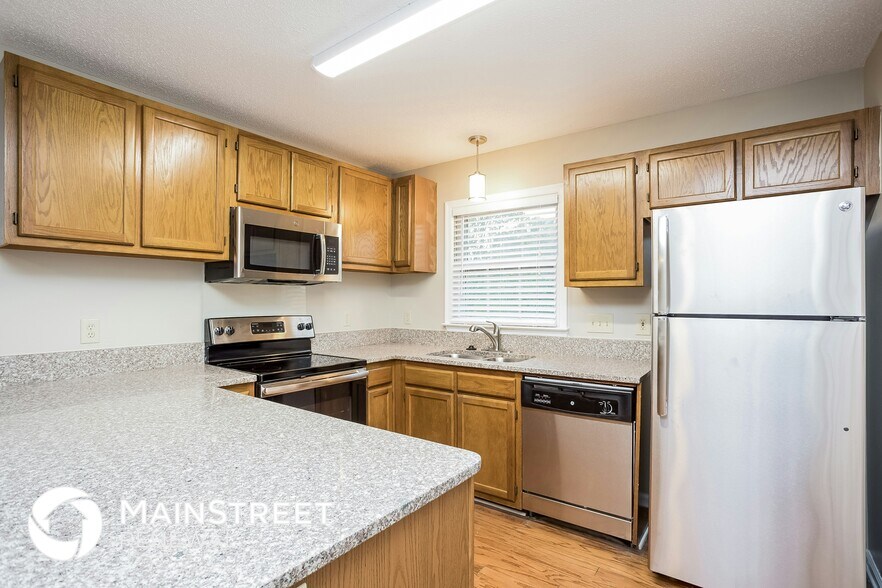 Building Photo - 5701 Chinaberry Pl