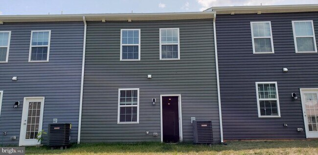 Building Photo - 186 Caterpillar Dr