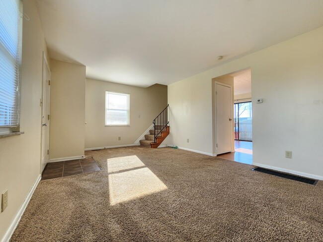 Building Photo - 2527 Sonora Dr