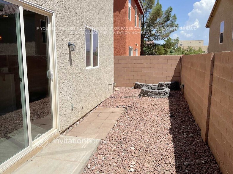 Building Photo - 7912 Point Oaks Ct