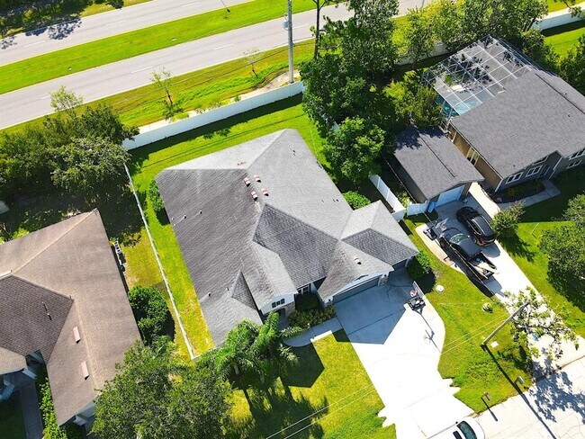 Building Photo - 24 E Diamond Dr