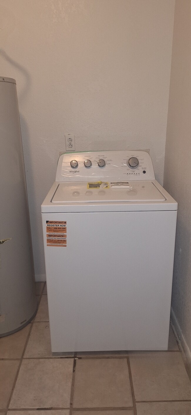 Building Photo - 4523 E Wood St