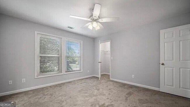 Building Photo - 558 Manning Rd SW