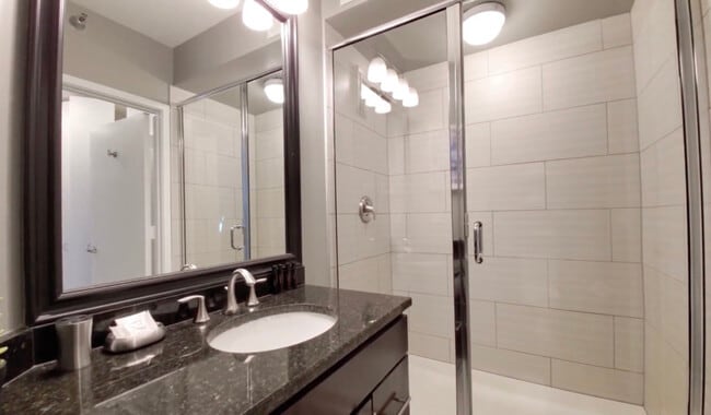 Building Photo - 245 E Ohio St