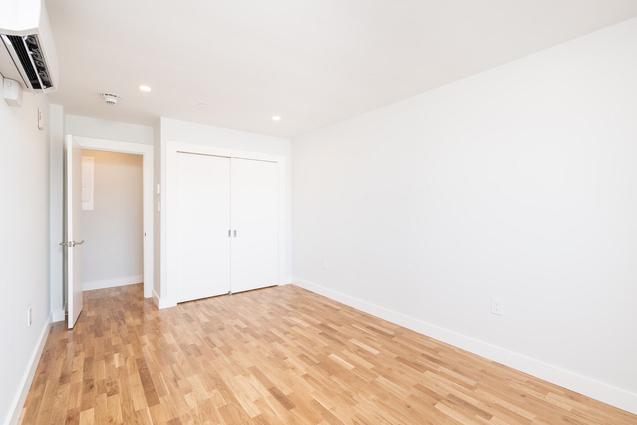 Building Photo - 1410 Columbia Rd