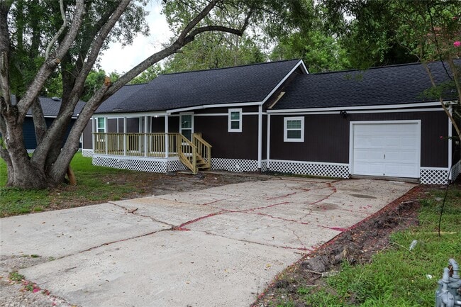 Building Photo - 621 North St