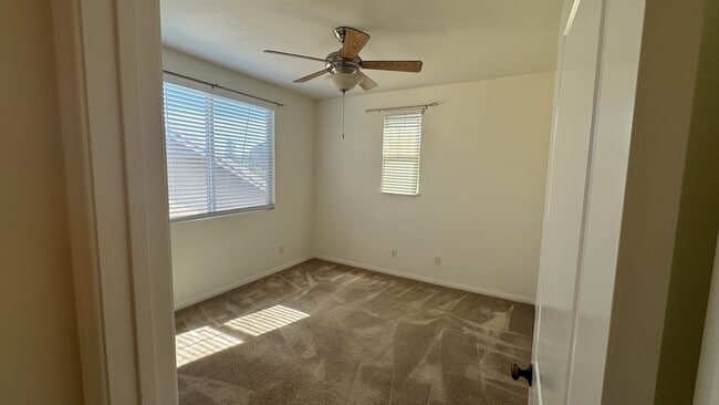 Building Photo - 6 bedroom 4.5 baths in Corona CA