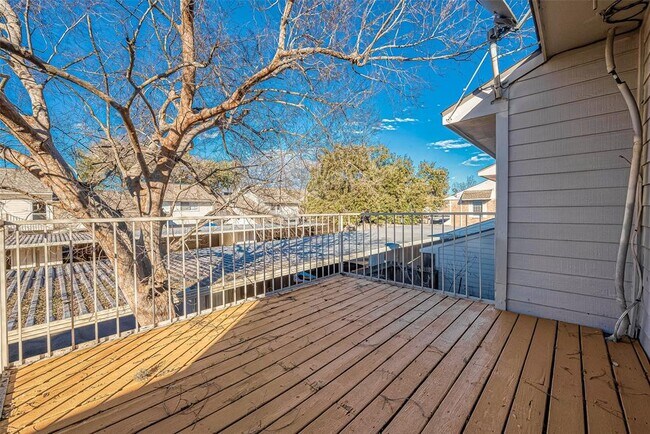 Building Photo - 9393 Westwood Village Dr