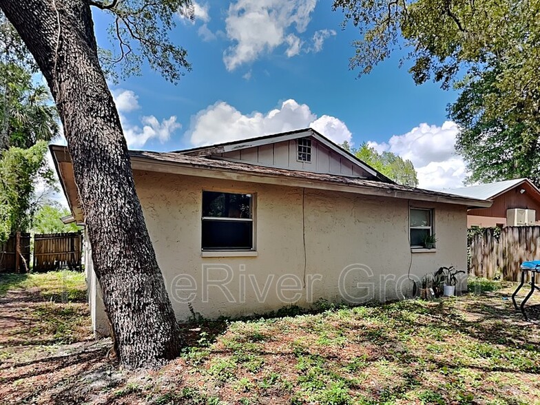 Building Photo - 1207 E 108th Ave