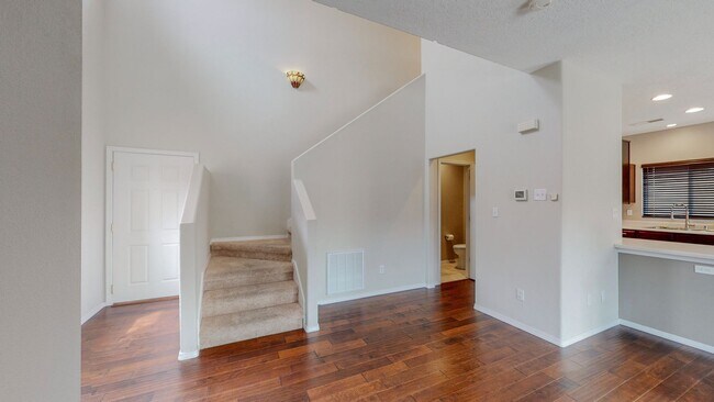 Building Photo - Vista Del Norte neighborhood 3 Bedroom