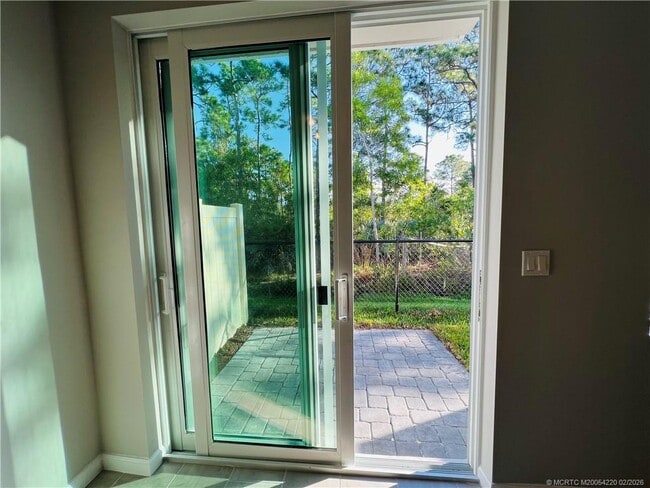 Building Photo - 3913 SE Mentmore Ln