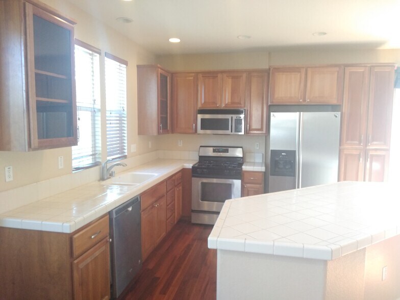 Building Photo - 5020 Trouville Ln