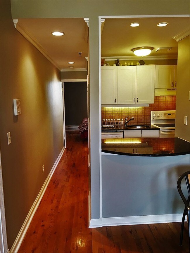 Building Photo - 1210 Washington St