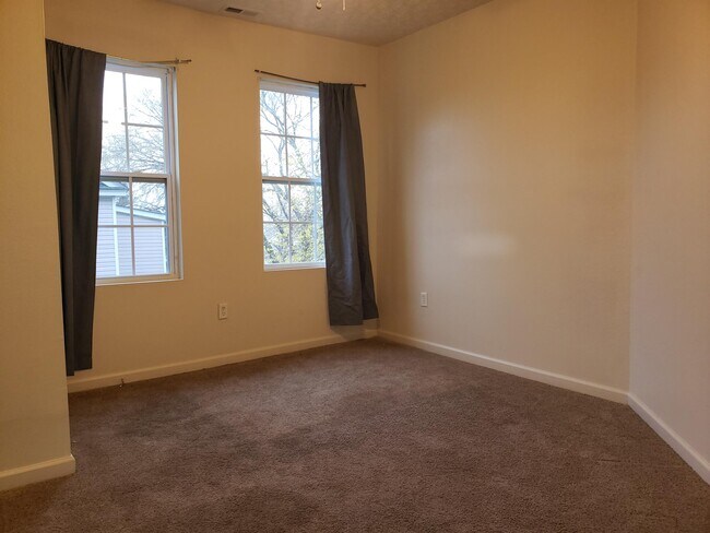 Building Photo - 2830 Grandy Ave