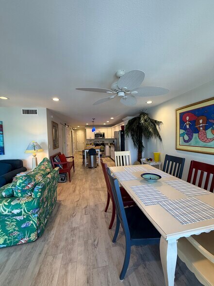 Building Photo - 30 SE Valare Ln