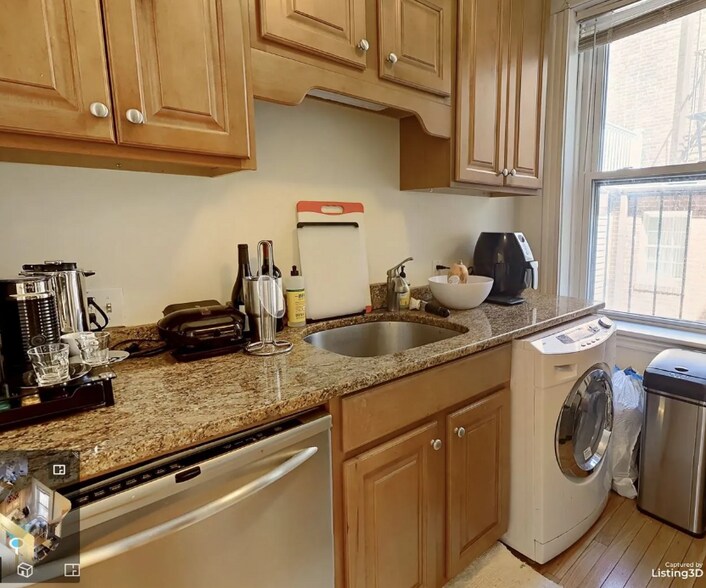 Primary Photo - 127 Myrtle St