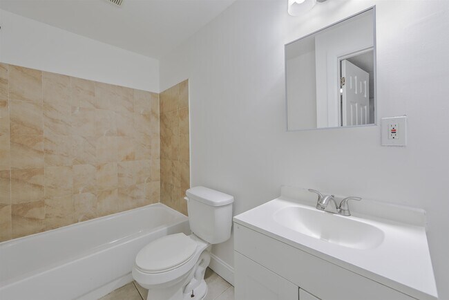 Building Photo - 212 69th St