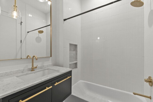 Building Photo - Exclusive Montrose Residence W/ High-End D...