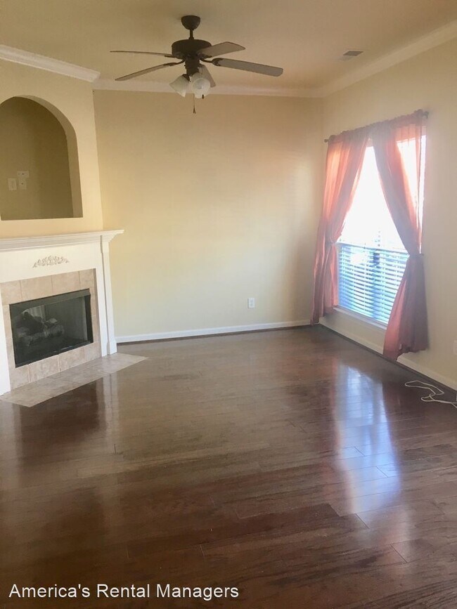 Building Photo - 3 br, 2.5 bath House - 2808 Southwood Lane