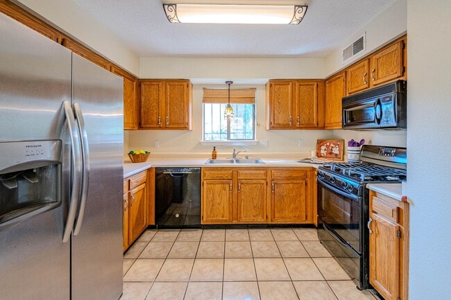 Building Photo - 7725 Pinewood Dr NW