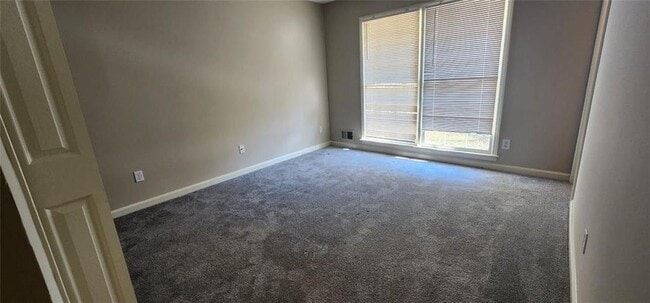 Building Photo - 4678 N Springs Ln