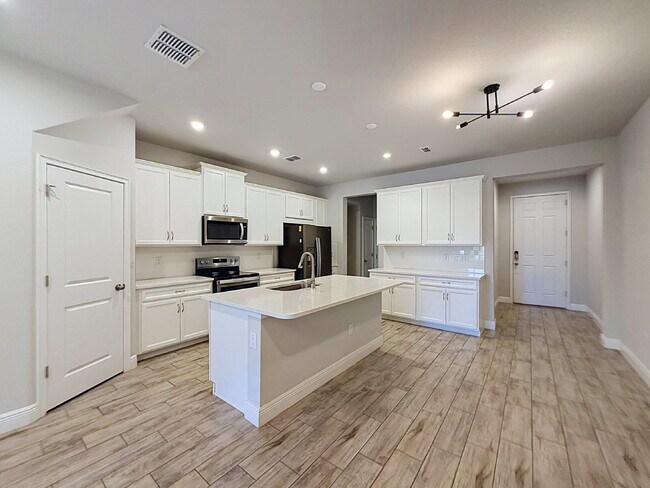 Building Photo - 6008 Grand Sonata Ave