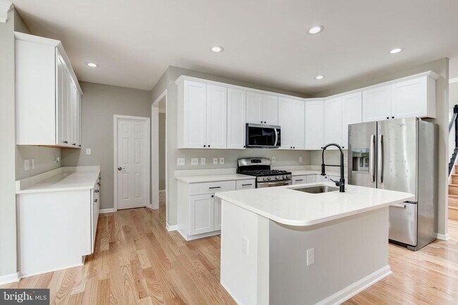 Building Photo - 2408 Ripplemeade Ct