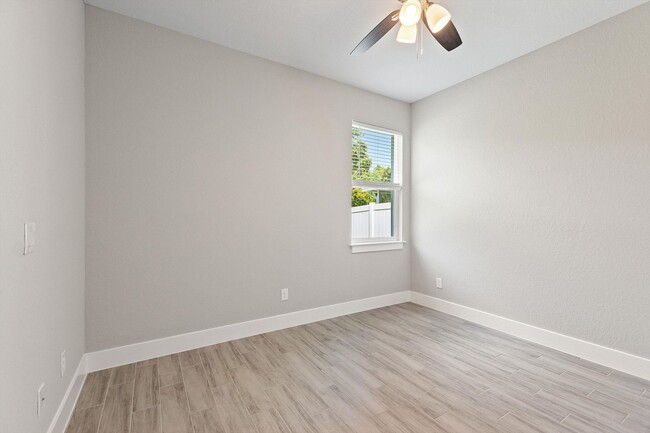 Building Photo - Deposit-Free! Modern, energy efficient hom...