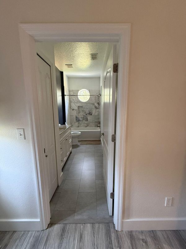 Building Photo - 10947 Savannah Wood Ct