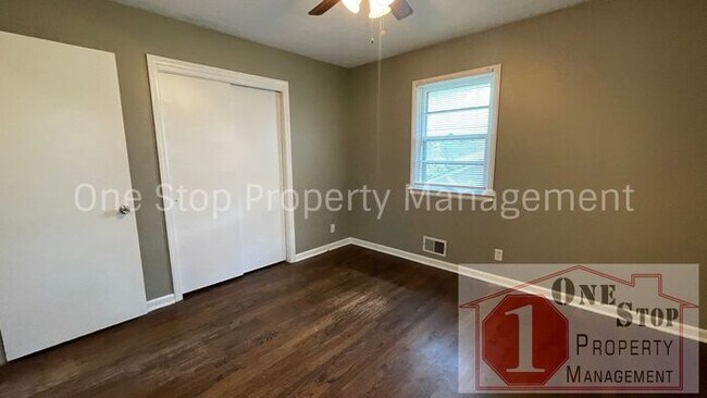 Building Photo - Beautiful 3 Bedroom/ 1.5 Bathroom Home in ...