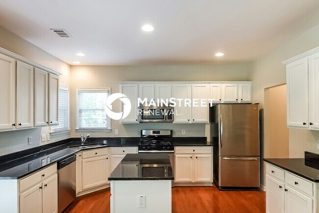 Building Photo - 4 Bedroom Pet-Friendly Home in DALLAS, GA with Main Street Renewal