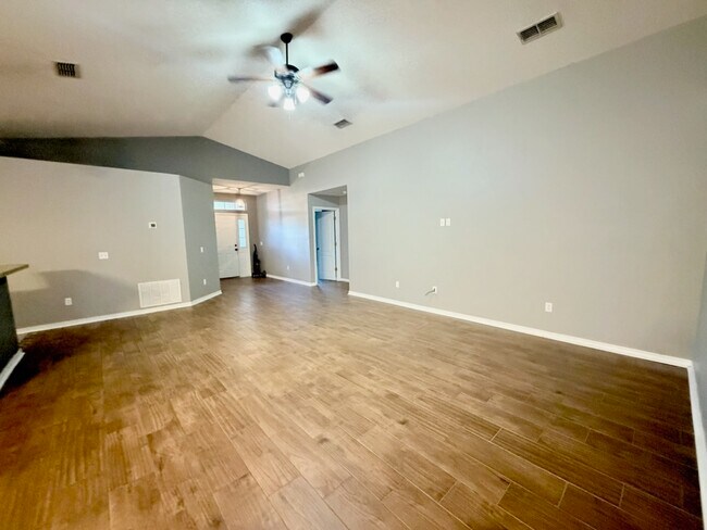 Building Photo - 2070 Catline Cir