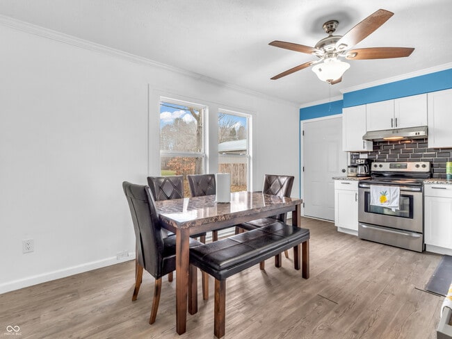 Building Photo - 12386 S Hillview Dr