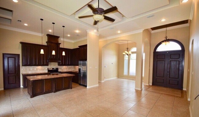 Building Photo - 1919 W Ventura Dr